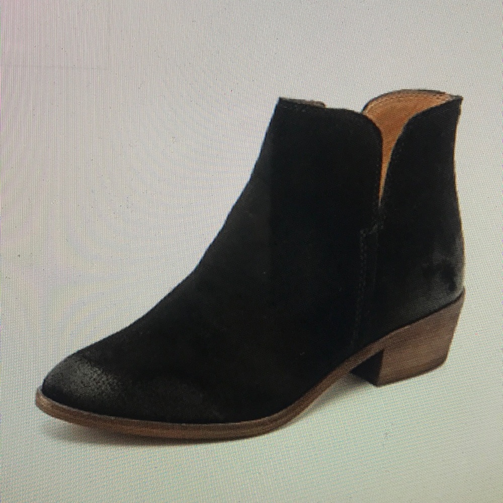 Splendid Hamptyn distressed suede booties black 9